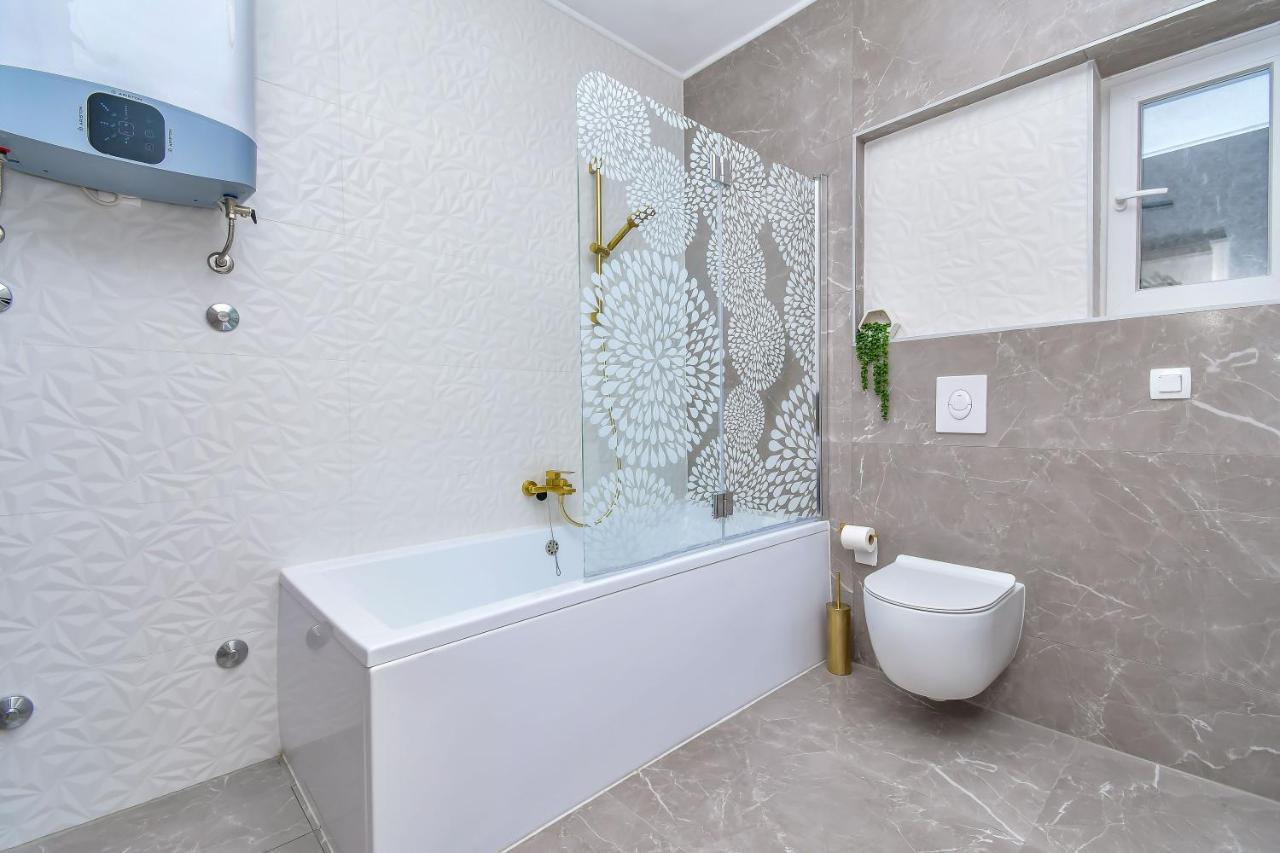 Apartment Ela Omiš Eksteriør bilde