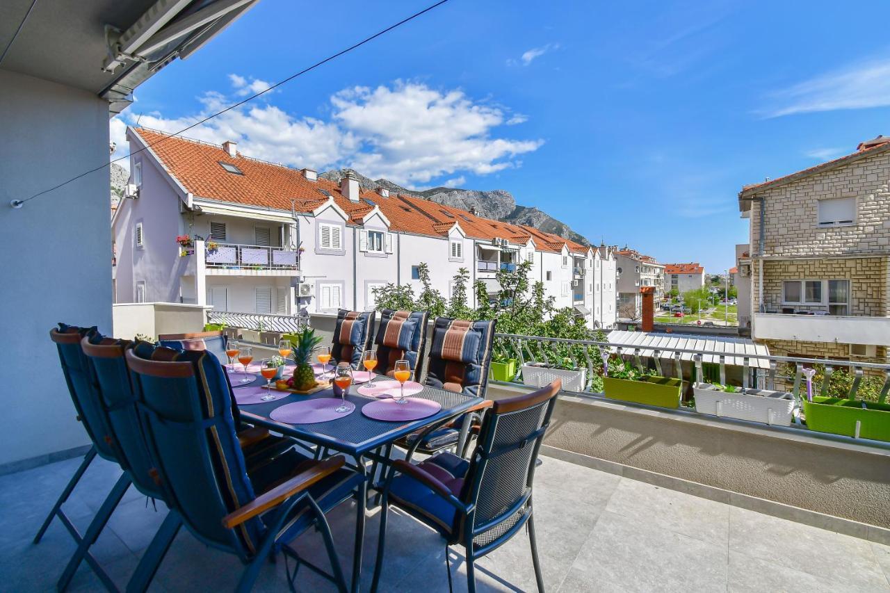 Apartment Ela Omiš Eksteriør bilde