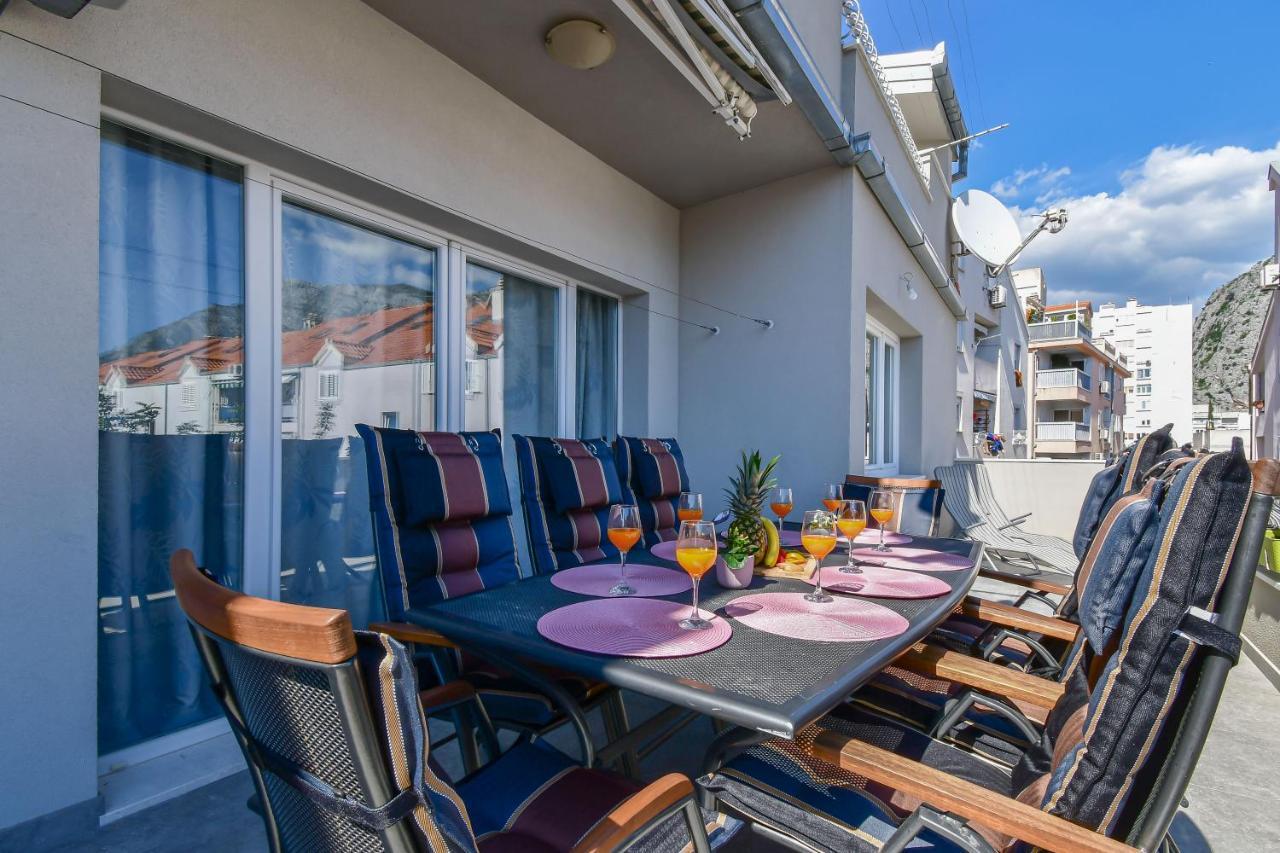 Apartment Ela Omiš Eksteriør bilde