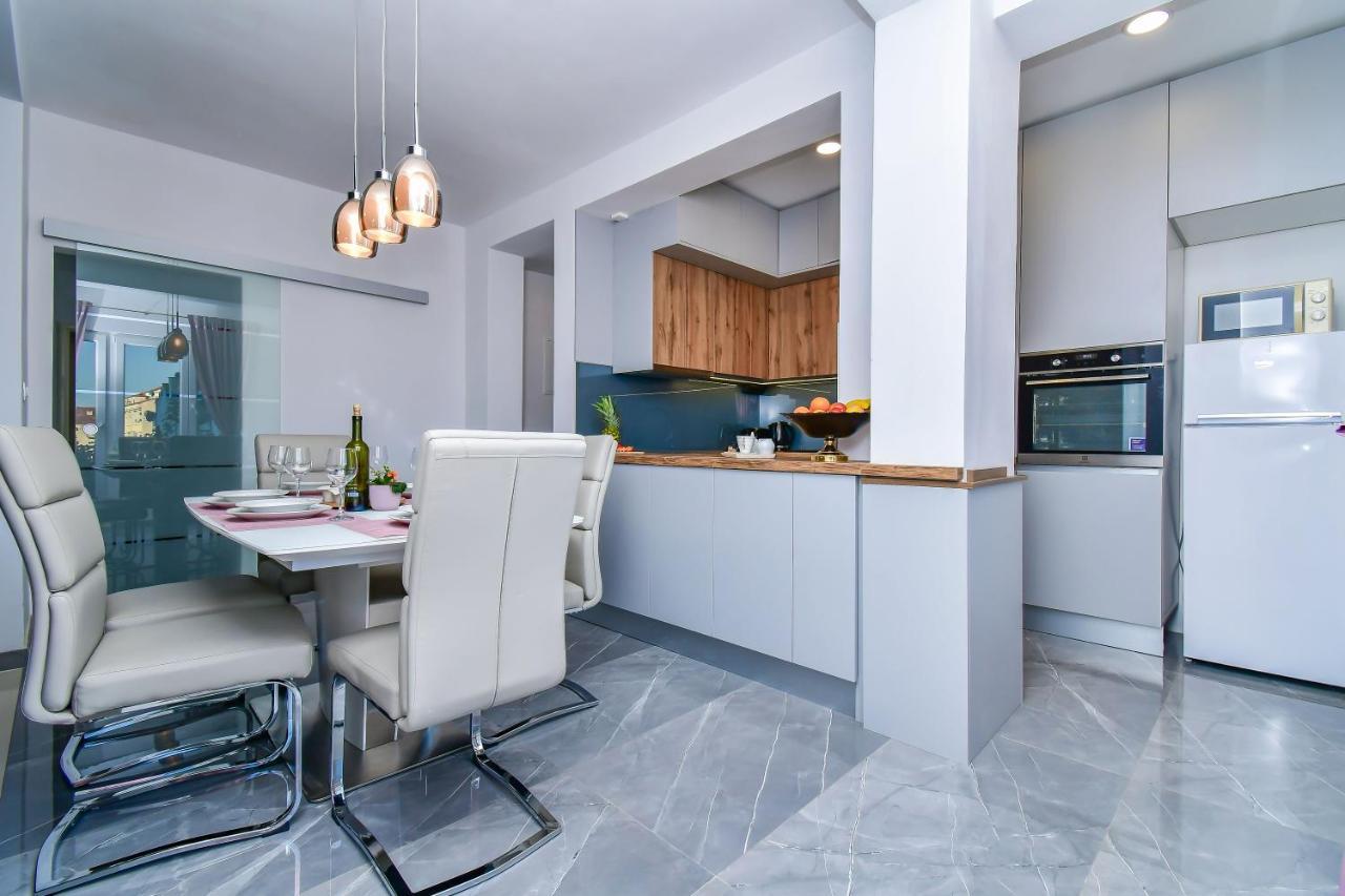 Apartment Ela Omiš Eksteriør bilde