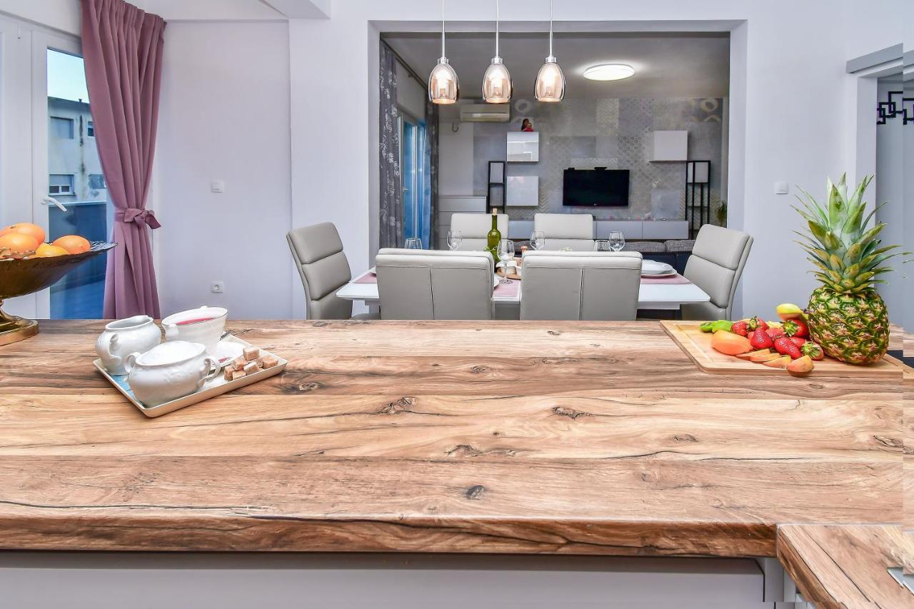 Apartment Ela Omiš Eksteriør bilde