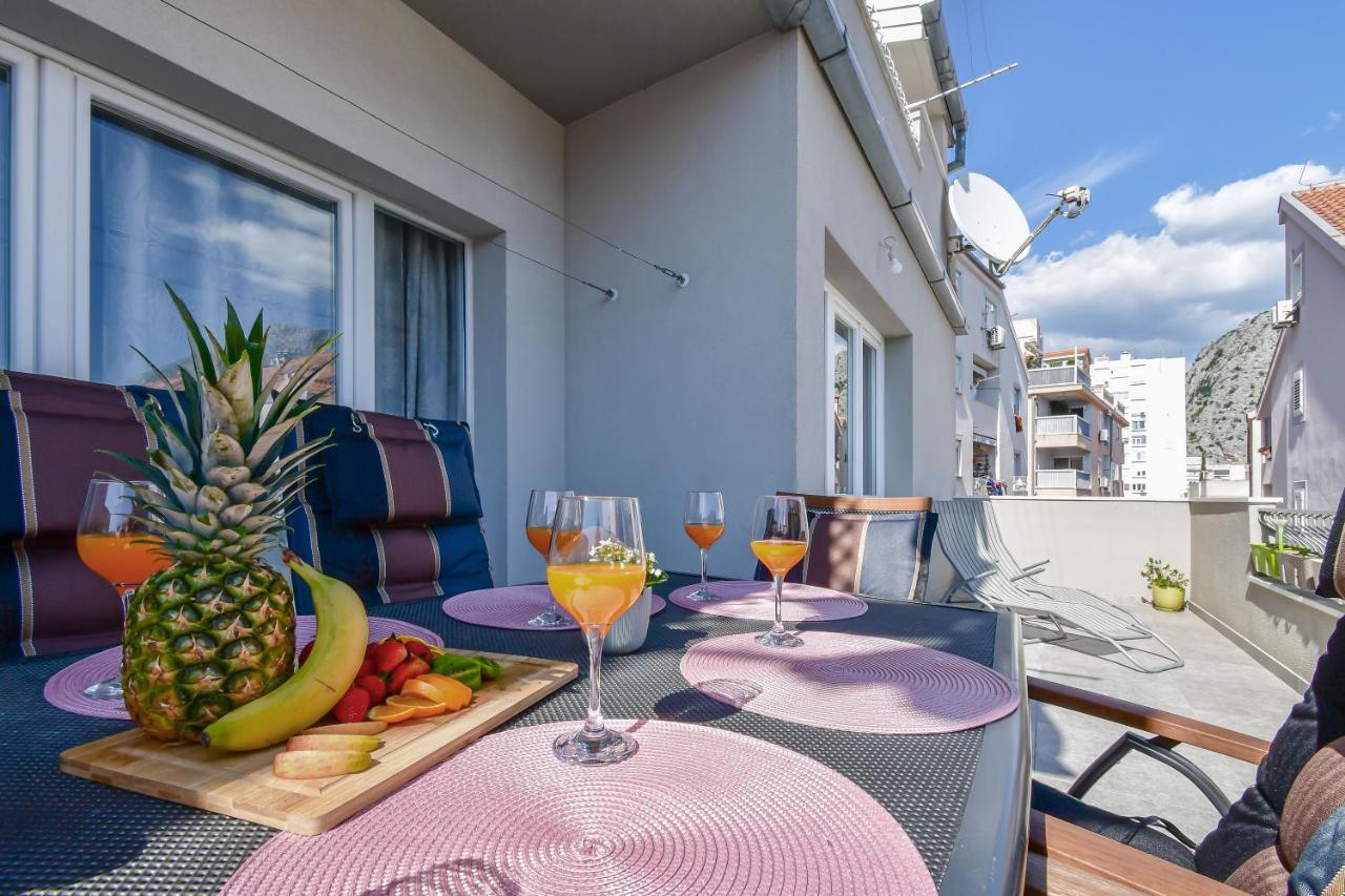 Apartment Ela Omiš Eksteriør bilde