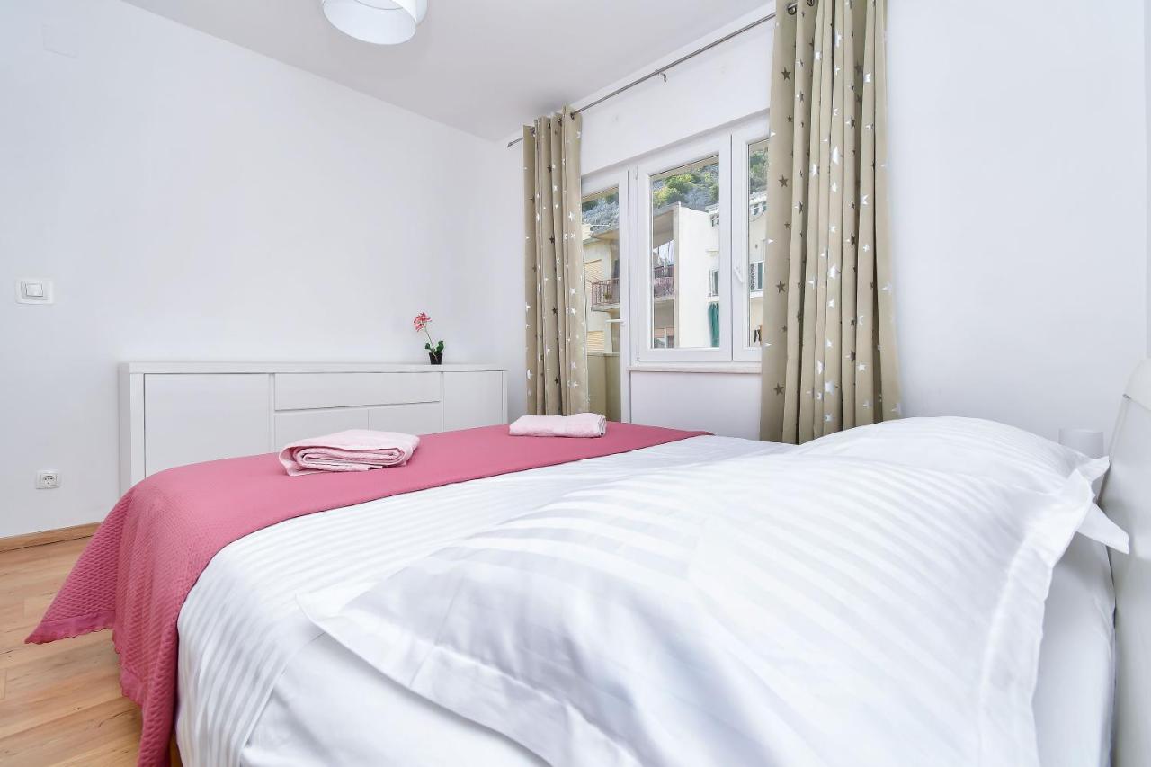 Apartment Ela Omiš Eksteriør bilde