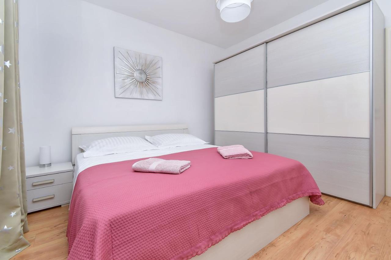 Apartment Ela Omiš Eksteriør bilde